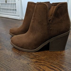 Ankle boots, never worn